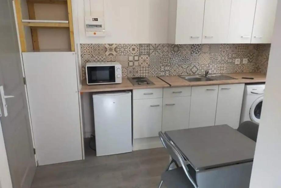 Tres Sympathique Appartement Plein Coeur De Ville Перпинян Екстериор снимка