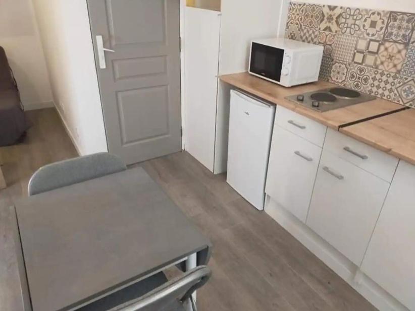 Tres Sympathique Appartement Plein Coeur De Ville Перпинян Екстериор снимка